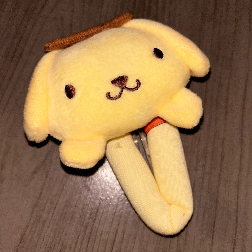 Pom Pom jumbo plush hair clip